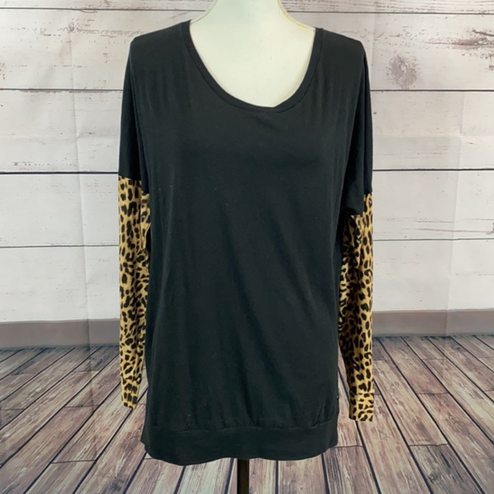Victorias Secret Tee Shirt Womens Large Black‎ Animal Print Sleeve Contrast - Picture 2 of 9